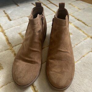 Time and Tru Women's Beige/Tan Faux Suede Ankle Boots Side Zip Size 8.5